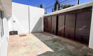 Linda casa  amplia 6 recámaras Colonia  Patrimonio.  Casa grande,   con ampliación segundo y tercer nivel.