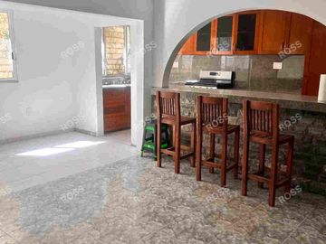 Linda casa  amplia 6 recámaras Colonia  Patrimonio.  Casa grande,   con ampliación segundo y tercer nivel.