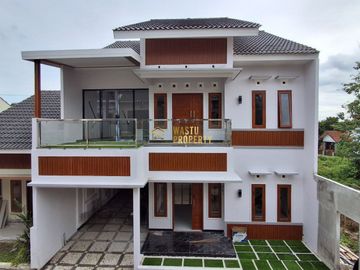 Rumah Cantik 2 Lantai Mewah Dalam Cluster di Kalasan Sleman
