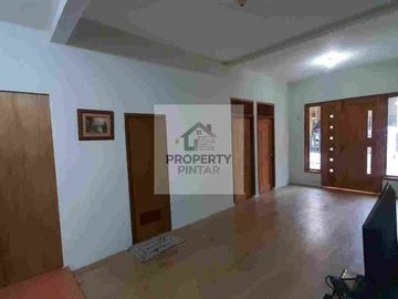 DI JUAL RUMAH BESAR MURAH BAGUS GARASI MUAT 4 MOBIL AKSES JLN LEBAR DLM KOMPLEK DI PAMULANG TANGSEL