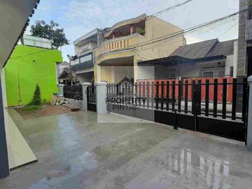 DI JUAL RUMAH BESAR MURAH BAGUS GARASI MUAT 4 MOBIL AKSES JLN LEBAR DLM KOMPLEK DI PAMULANG TANGSEL