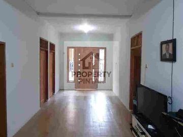 DI JUAL RUMAH BESAR MURAH BAGUS GARASI MUAT 4 MOBIL AKSES JLN LEBAR DLM KOMPLEK DI PAMULANG TANGSEL