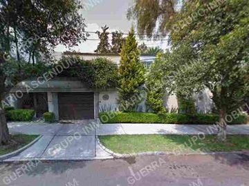 SE VENDE EXCELENTE CASA EN LOMAS DE CHAPULTEPEC MIGUEL HIDALGO,CDMX,EXCLUSIVIDAD..