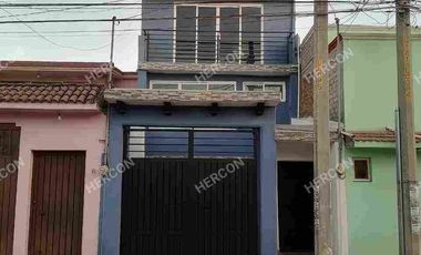 SE VENDE CASA