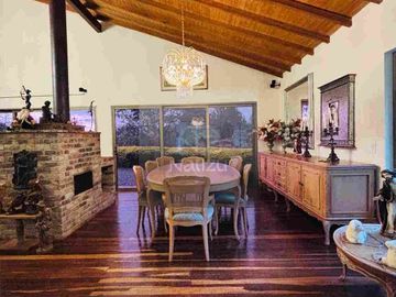Casa Campestre en Parcelación cerrada El Retiro se acepta permuta en parte de pago
