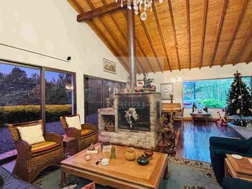 Casa Campestre en Parcelación cerrada El Retiro se acepta permuta en parte de pago