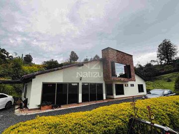 Casa Campestre en Parcelación cerrada El Retiro se acepta permuta en parte de pago