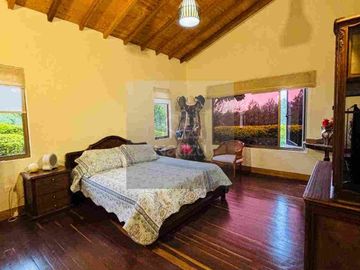 Casa Campestre en Parcelación cerrada El Retiro se acepta permuta en parte de pago