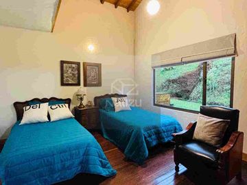Casa Campestre en Parcelación cerrada El Retiro se acepta permuta en parte de pago