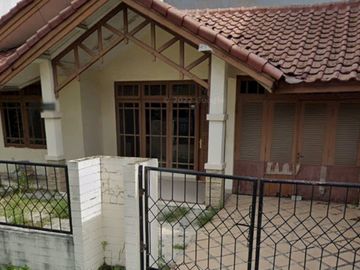 Dijual/Disewakan rumah perlu renovasi dikit di pinggir jalan Harapan Indah 1
