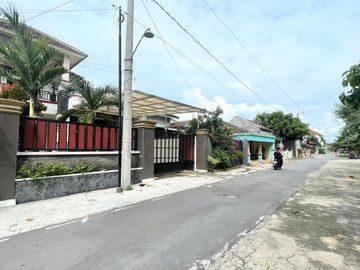 Dijual rumah 2 lantai ada kolam renang Juwiring Klaten