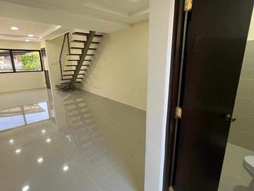 Modern Elegant Townhouse for Sale in Las pinas Brandnew with Amenities-MD