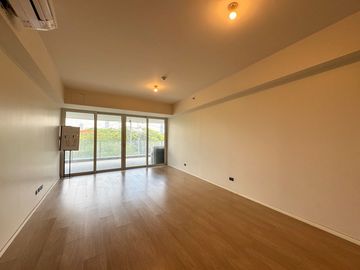 For sale: 2BR Shang Residences at Wack Wack. Golf course facing condo in Mandaluyong with world-class amenities.