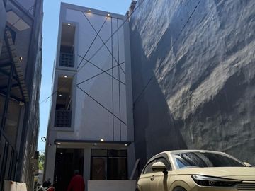 DIJUAL CEPAT RUMAH KOST DAN RUMAH INDUK 19 KAMAR MANDI DALAM KOTA MALANG FULL PENGHUNI AUTO PILOT SEGITIGA EMAS KOS BUTUH UANG BU