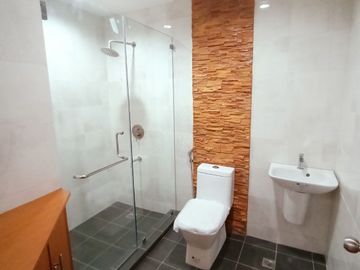 Modern House and Lot for Sale in Las pinas near Las pinas Cityhall-MD