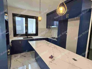Dijual Rumah 
AMERICAN CLASSIC
Bintaro Jaya
Sektor 8