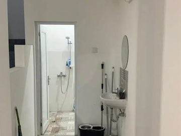 DIJUAL RUKO GANDENG 4½ LANTAI FULL RENOVASI  TAMAN SARI - Jakarta Barat