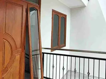 DiJual/ Sewa Rumah Baru Renov Siap Huni Dukuh Kupang Tinur Surabaya