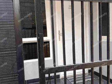 DI JUAL RUMAH MURAH BAGUS 2 LANTAI AKSES MOTOR DI CONDET BATU AMPAR JAKTIM