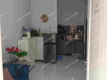 DI JUAL RUMAH MURAH BAGUS 2 LANTAI AKSES MOTOR DI CONDET BATU AMPAR JAKTIM