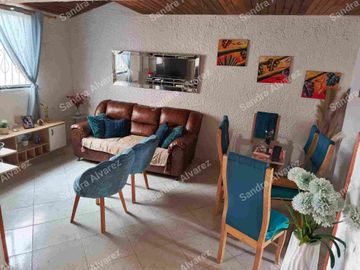 VENTA BONITA Y AMPLIA CASA CANDILES BUCARAMANGA