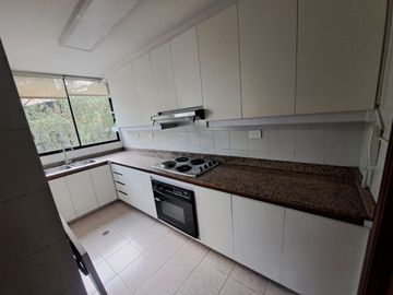 SE ARRIENDA APARTAMENTOEN SANTA TERESITA CALI