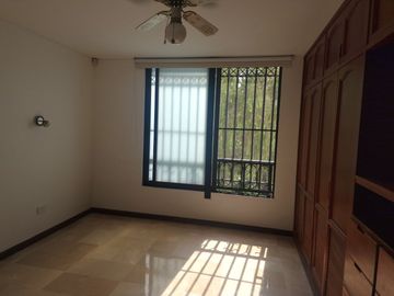 SE ARRIENDA APARTAMENTOEN SANTA TERESITA CALI