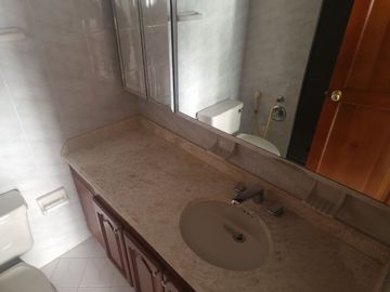 SE ARRIENDA APARTAMENTOEN SANTA TERESITA CALI