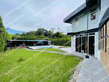 Finca Familiar con Piscina y  Zonas Verdes