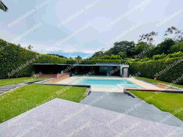 Finca Familiar con Piscina y  Zonas Verdes