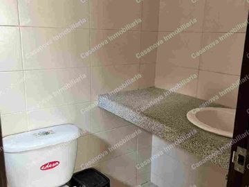 Renta de hermosa casa en Casa Laguna, cerca al nuevo comisariato del vial 1.