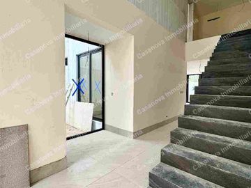 Venta de hermosa casa en Isla Mocoli. Península
