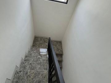 Rumah 2 Lantai Bagus SHM di Wonorejo Dekat Nirwana