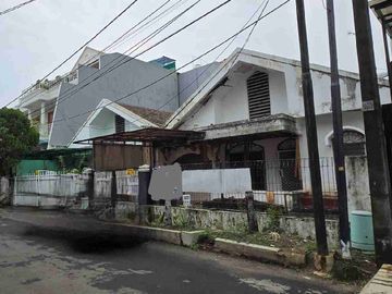 Dijual Rumah Tua. Janur Kuning. Kelapa Gading.