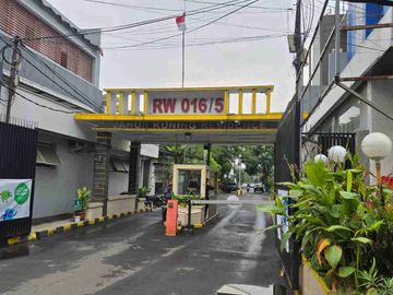 Dijual Rumah Tua. Janur Kuning. Kelapa Gading.