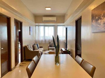 2BR w/ balcony condo for rent Mactan Newtown