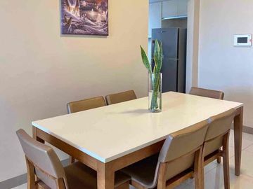 2BR w/ balcony condo for rent Mactan Newtown