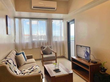 2BR w/ balcony condo for rent Mactan Newtown