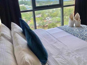 2BR w/ balcony condo for rent Mactan Newtown