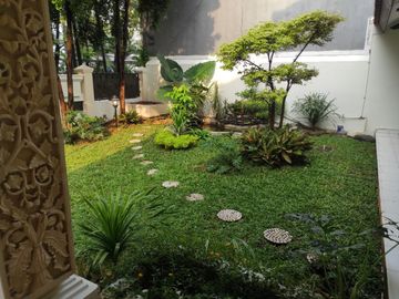 Rumah Mewah Luas dengan Kolam Renang di Permata Hijau, Jakarta Selatan – SHM, Siap Huni