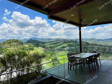 LUXURY VILLA WITH AN AMAZING GOLF VIEW FOR SALE/LEASE IN CLARK PAMPANGA