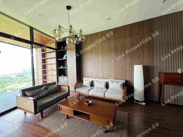 LUXURY VILLA WITH AN AMAZING GOLF VIEW FOR SALE/LEASE IN CLARK PAMPANGA
