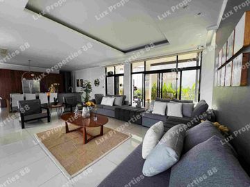 LUXURY VILLA WITH AN AMAZING GOLF VIEW FOR SALE/LEASE IN CLARK PAMPANGA