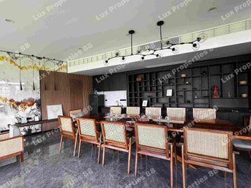 LUXURY VILLA WITH AN AMAZING GOLF VIEW FOR SALE/LEASE IN CLARK PAMPANGA
