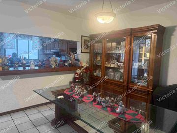 Venta de Propiedad en Esquina – Ideal para Negocio o Vivienda