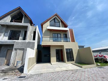 BU.Rumah 2 Lantai Strategis dekat Kampus UNS & Kota Solo