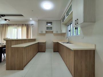 Modern Mediterrian House and Lot for Sale in Ayala Alabang-MD