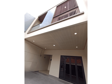 Y386 Rumah Baru 3 Lantai Mewah Modern Rawamangun Jakarta Timur