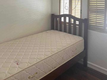 Spacious Family House Offering Relaxing and Cheerful Lifestyle