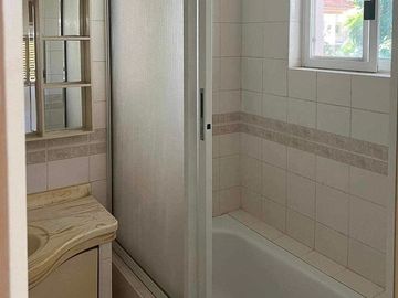 Spacious Family House Offering Relaxing and Cheerful Lifestyle